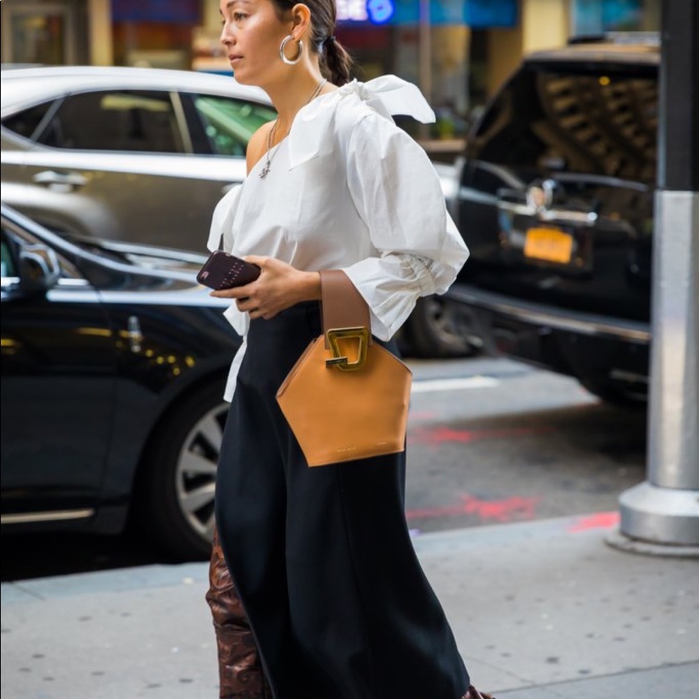 Meet your Posher, Thrift Dance